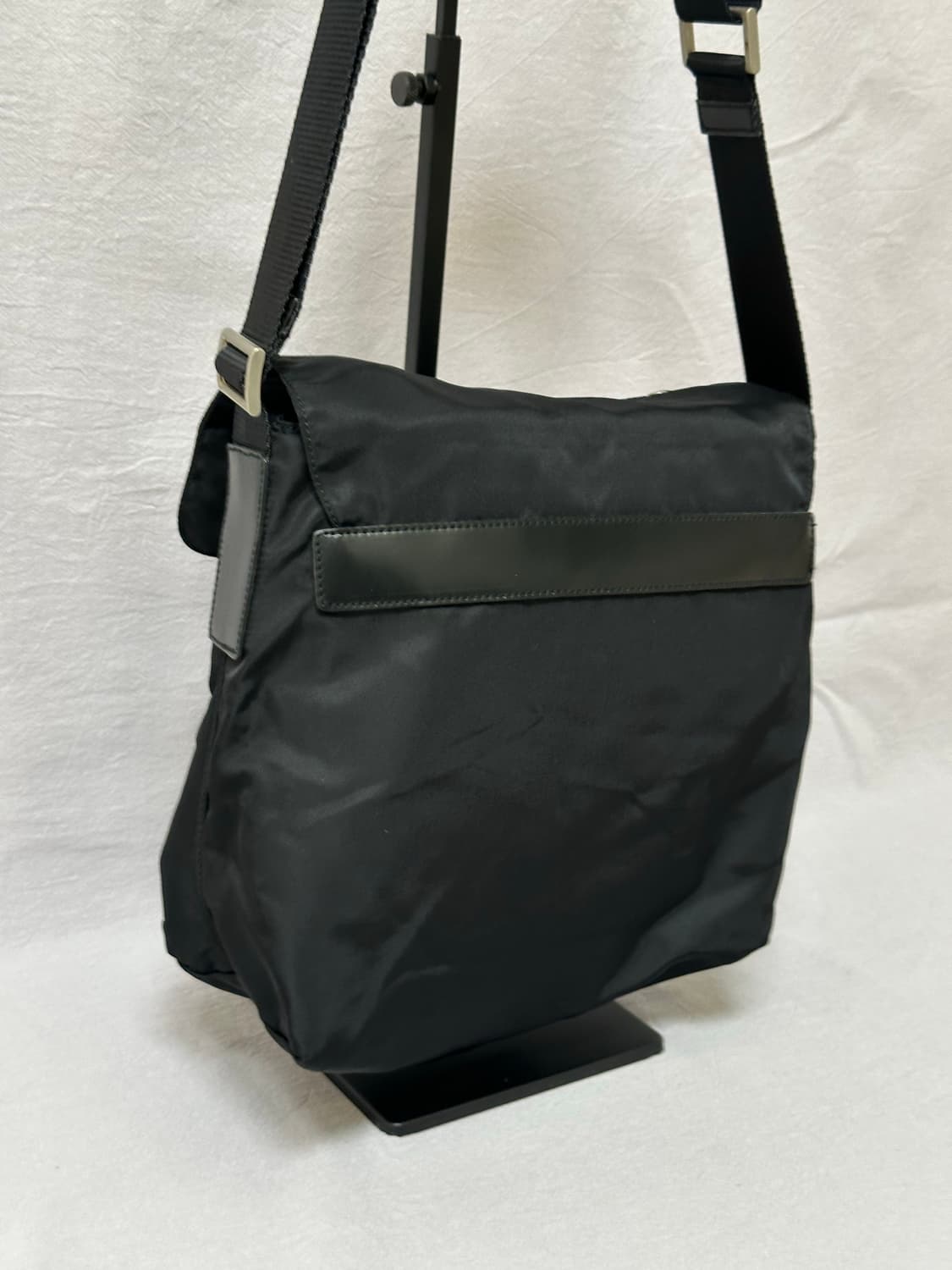 프라다 포코노 나일론 메신저백 버클 크로스백 주우재백 상품이미지9