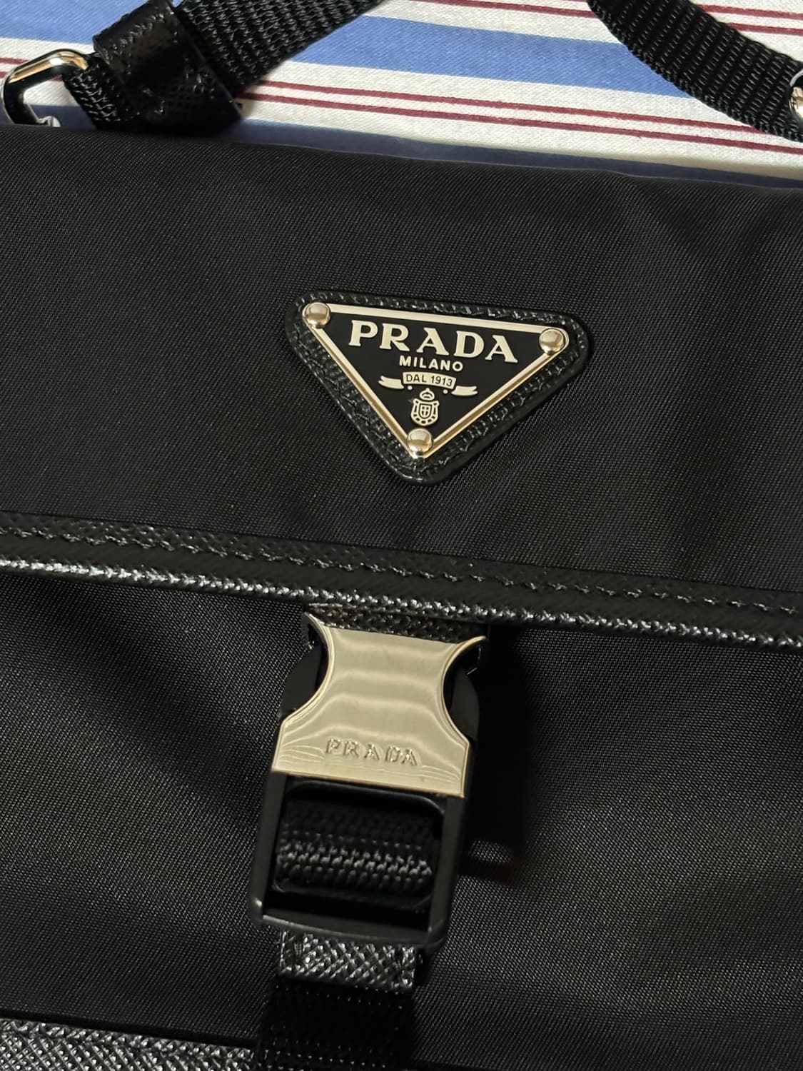 프라다 리나일론 및 사피아노 가죽 스마트폰 케이스 상품이미지2