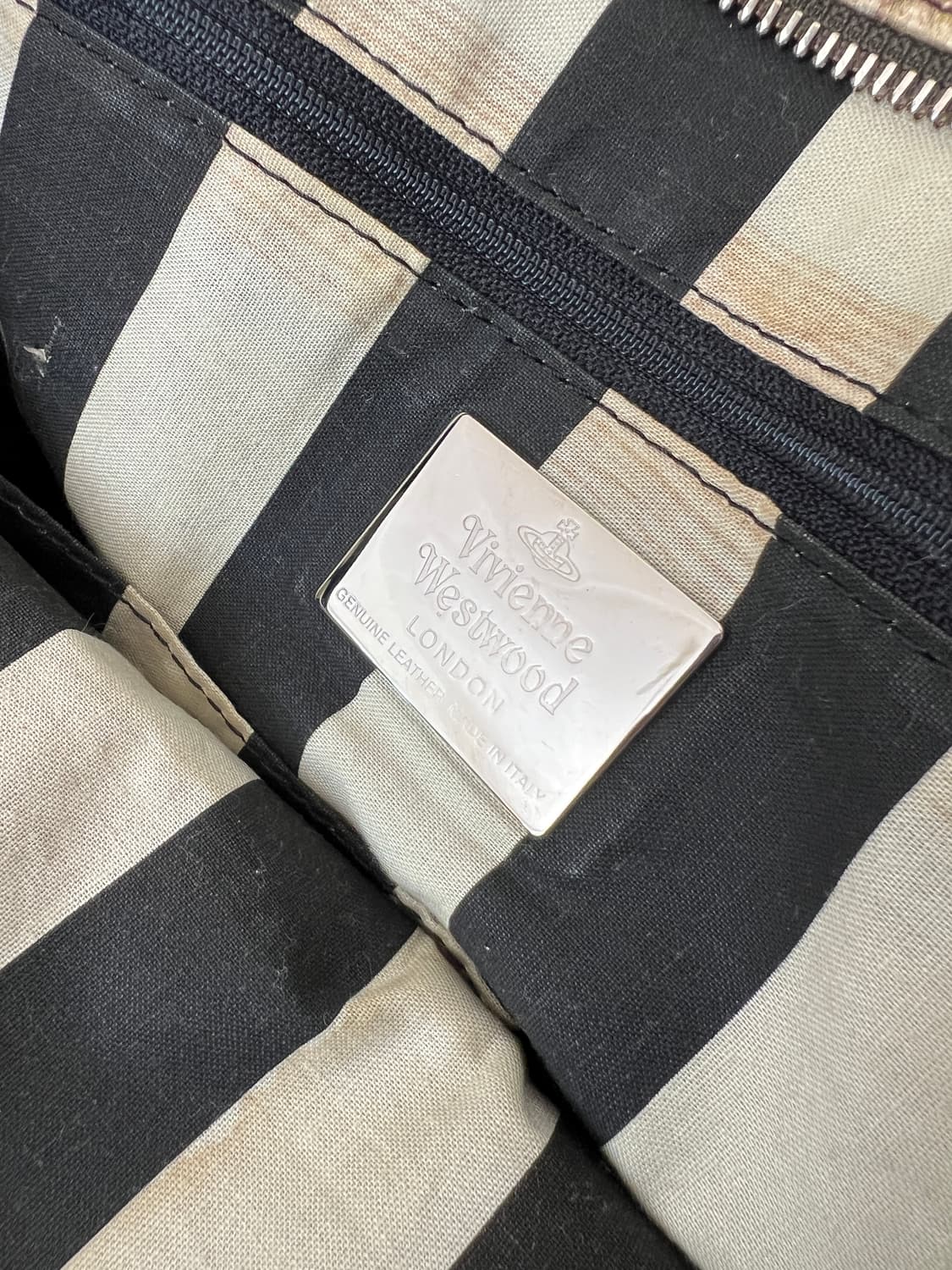 비비안웨스트우드 그래픽 야스민 토트백 상품이미지6