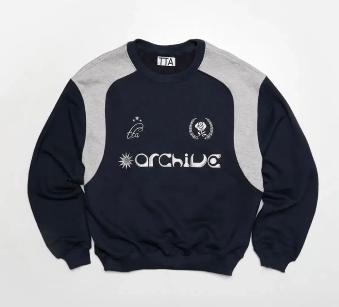 토우토우아카이브 바시티 맨투맨 네이비 S 상품이미지1