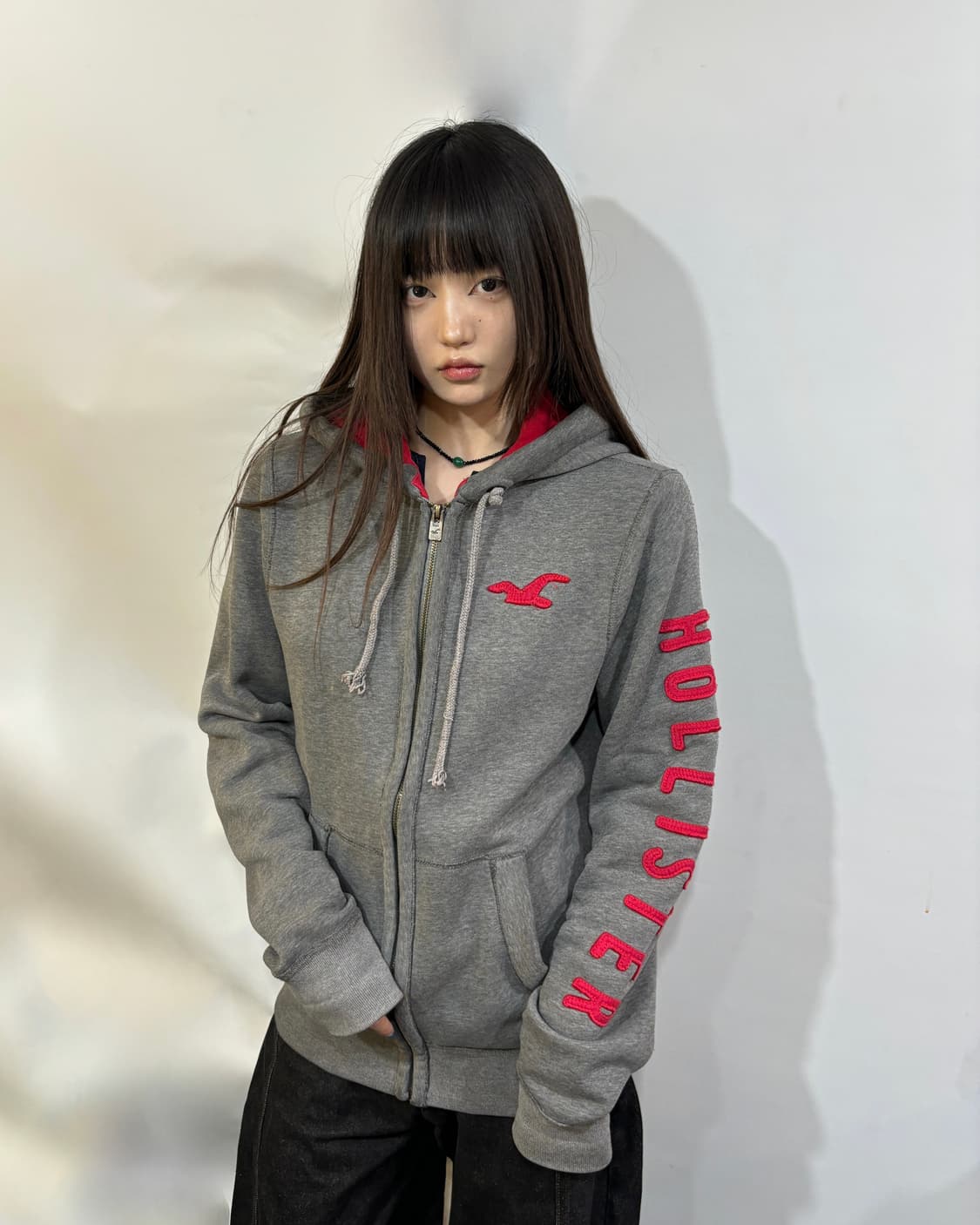 90s HOLLISTER 그레이 & 레드 배색 집업 후드티 상품이미지1