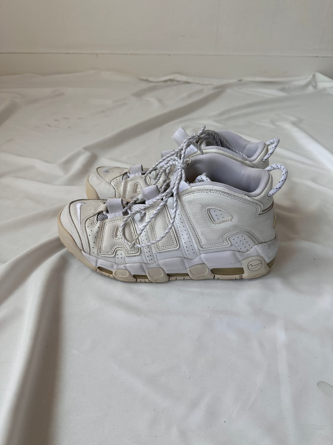 Nike 에어 모어 업템포 96 트리플 화이트 상품이미지6