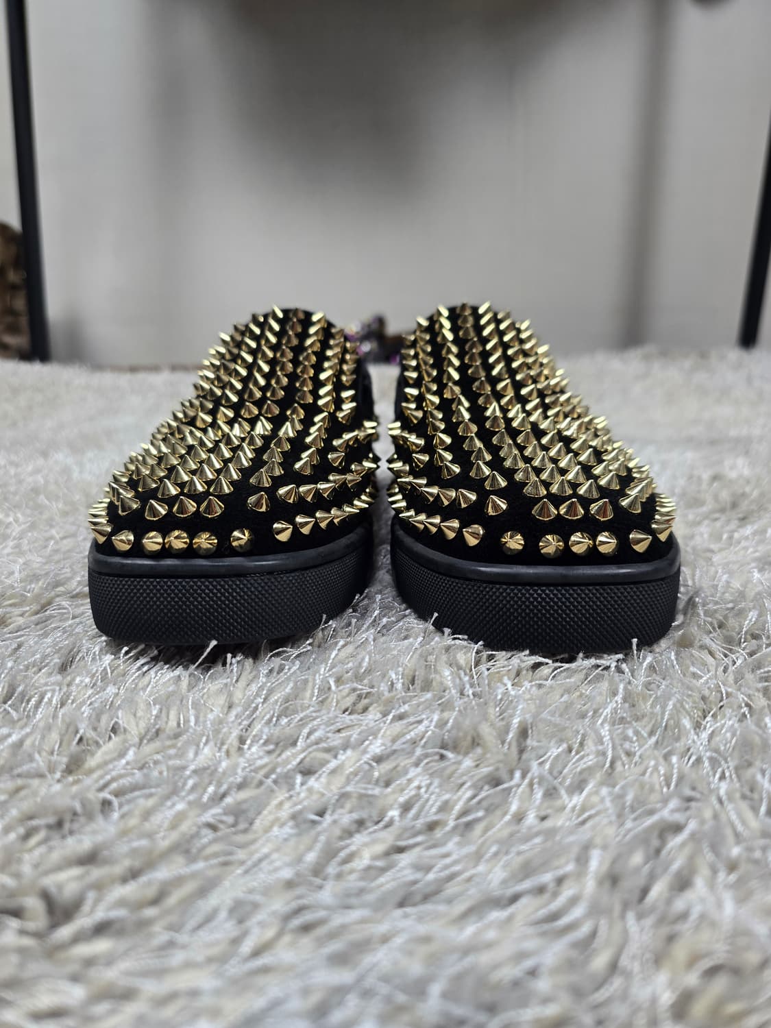 크리스찬 루부탱 스터드 슬립온 블랙 38 상품이미지5