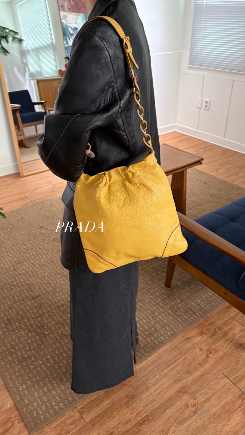 프라다 레더 체인백 상품이미지1
