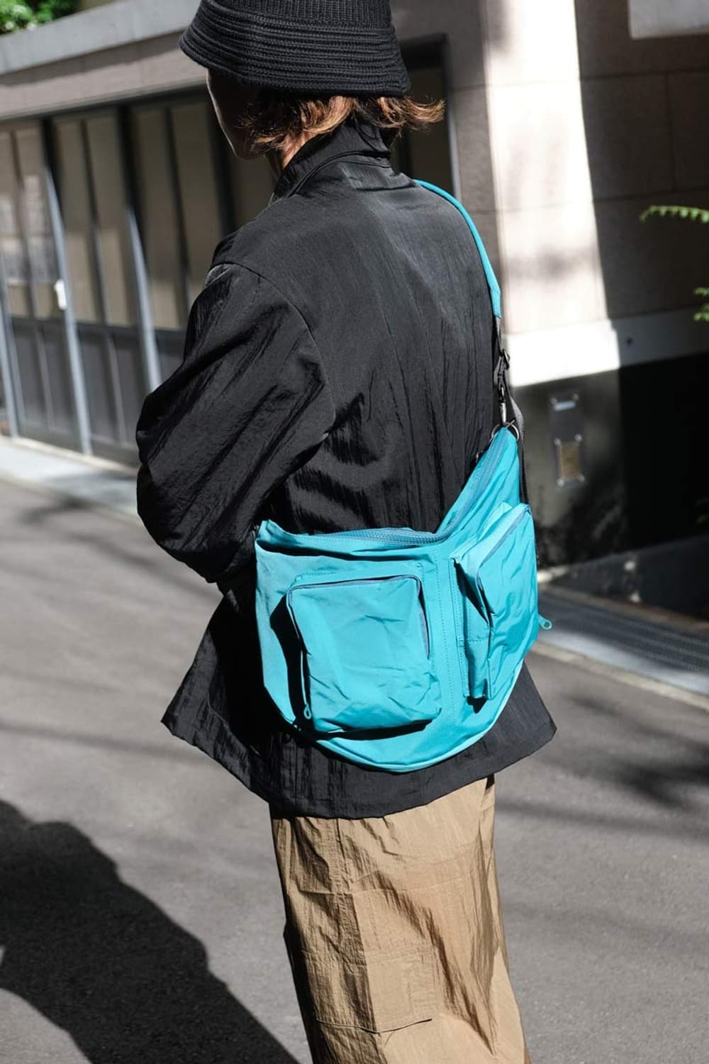 아미아칼바 바디백 네이비 상품이미지10