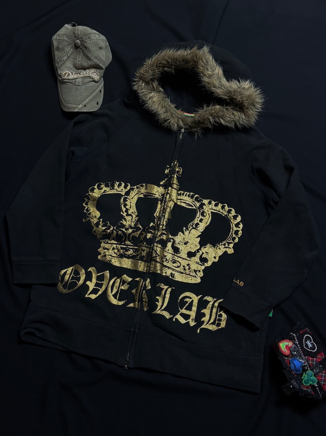 갸루st 오버랩 골드 크라운 투웨이 오버핏 퍼 후드집업 상품이미지2