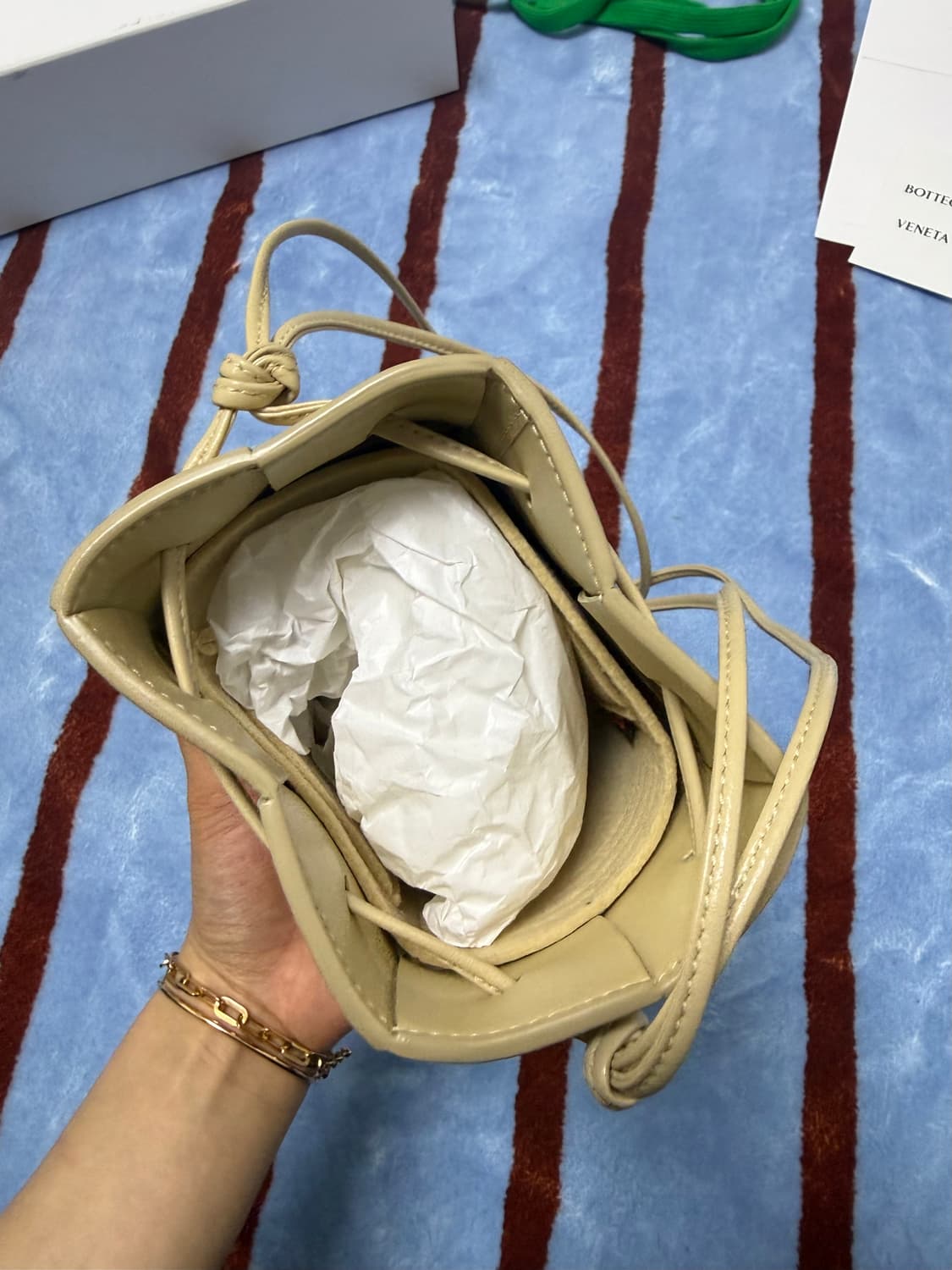 결제영수증첨부) 보테가 베네타 미니백 크로스백 정품 시세 150만원 상품이미지3