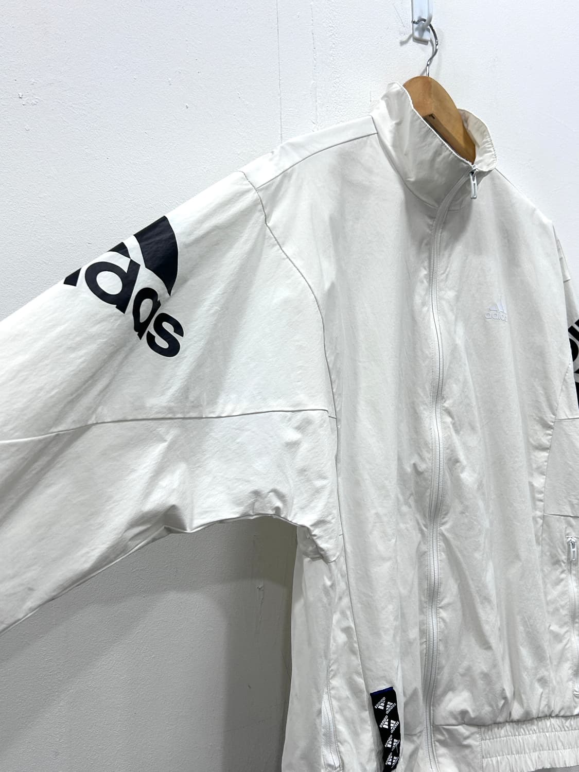 아디다스 빅 로고 바람막이 우븐 집업 자켓 오버핏 아이보리 상품이미지4