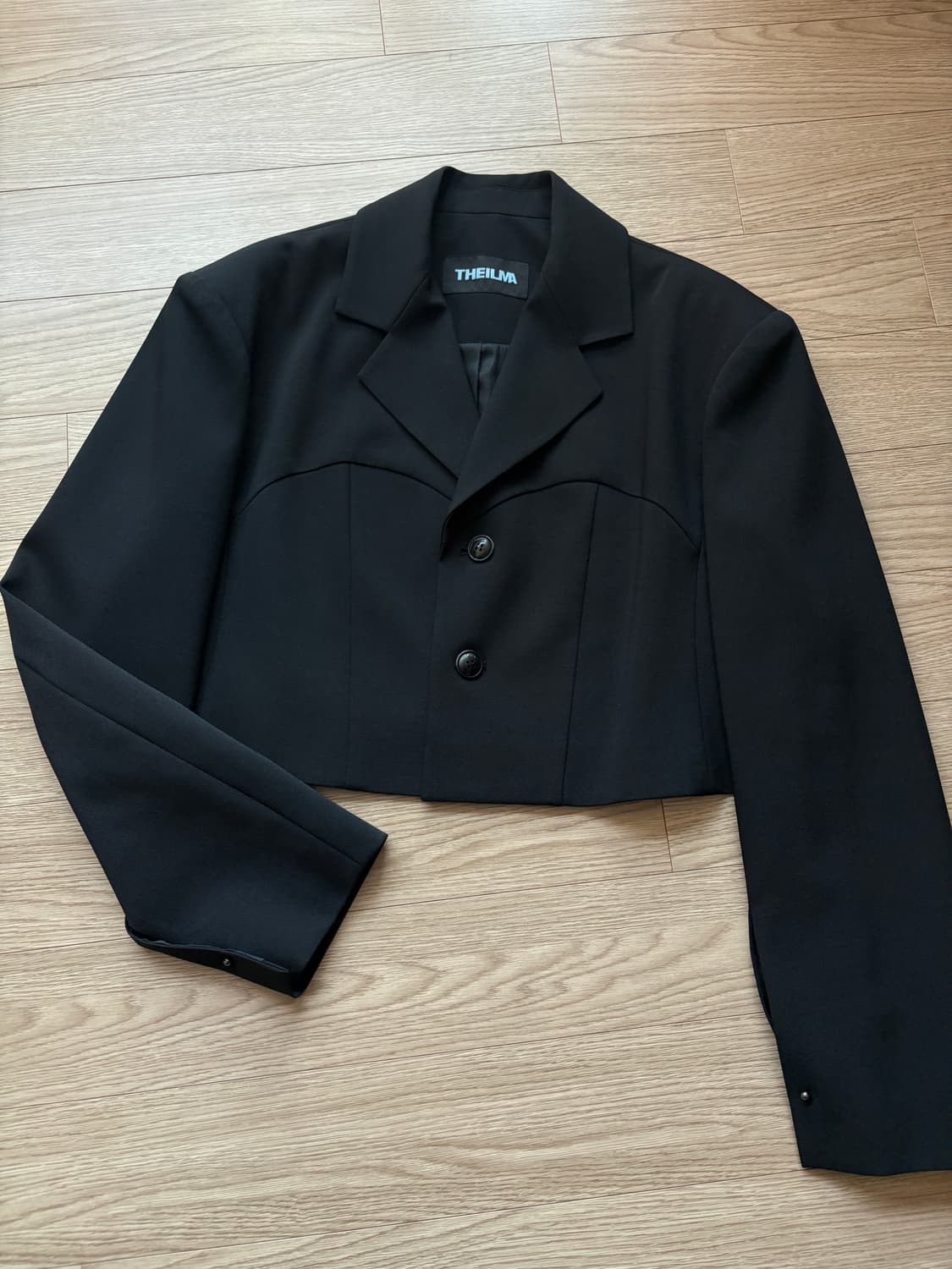 더일마 블랙 크롭 블레이저  상품이미지1