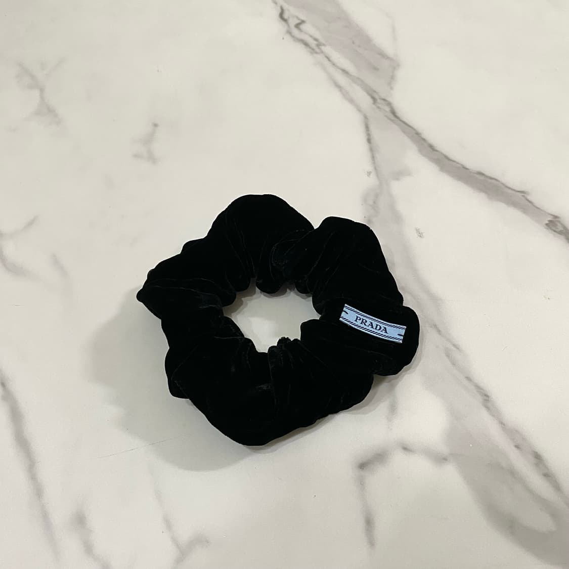 프라다 벨벳 스크런치 헤어밴드 헤어곱창 헤어슈슈 1IF015 상품이미지3
