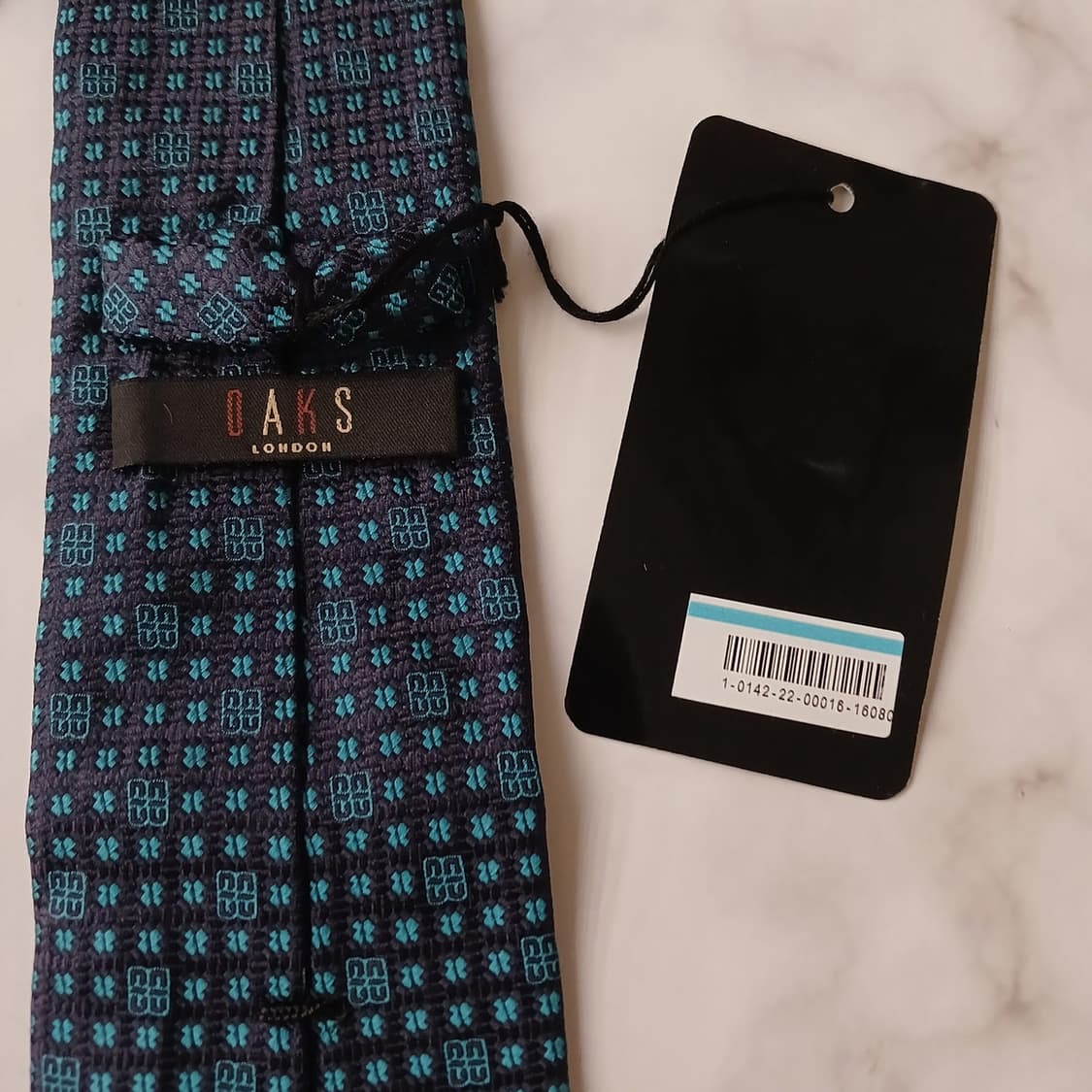 닥스 실크 블루 로고 자카드 슬림 넥타이 7.7cm 새상품 A19131
 상품이미지8