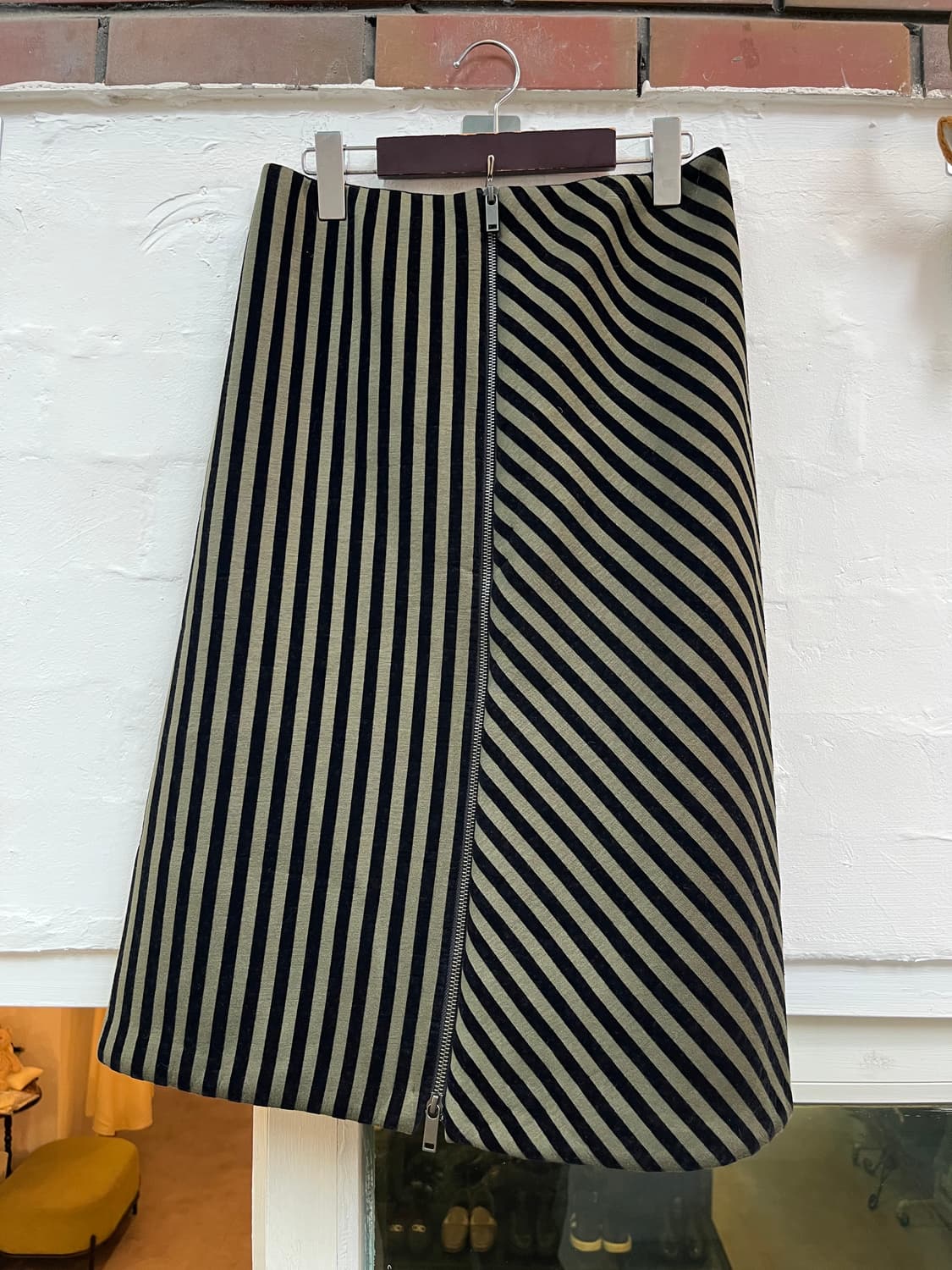 Chritian Wijnants 카키 스트라이프 미디스커트 36 상품이미지6
