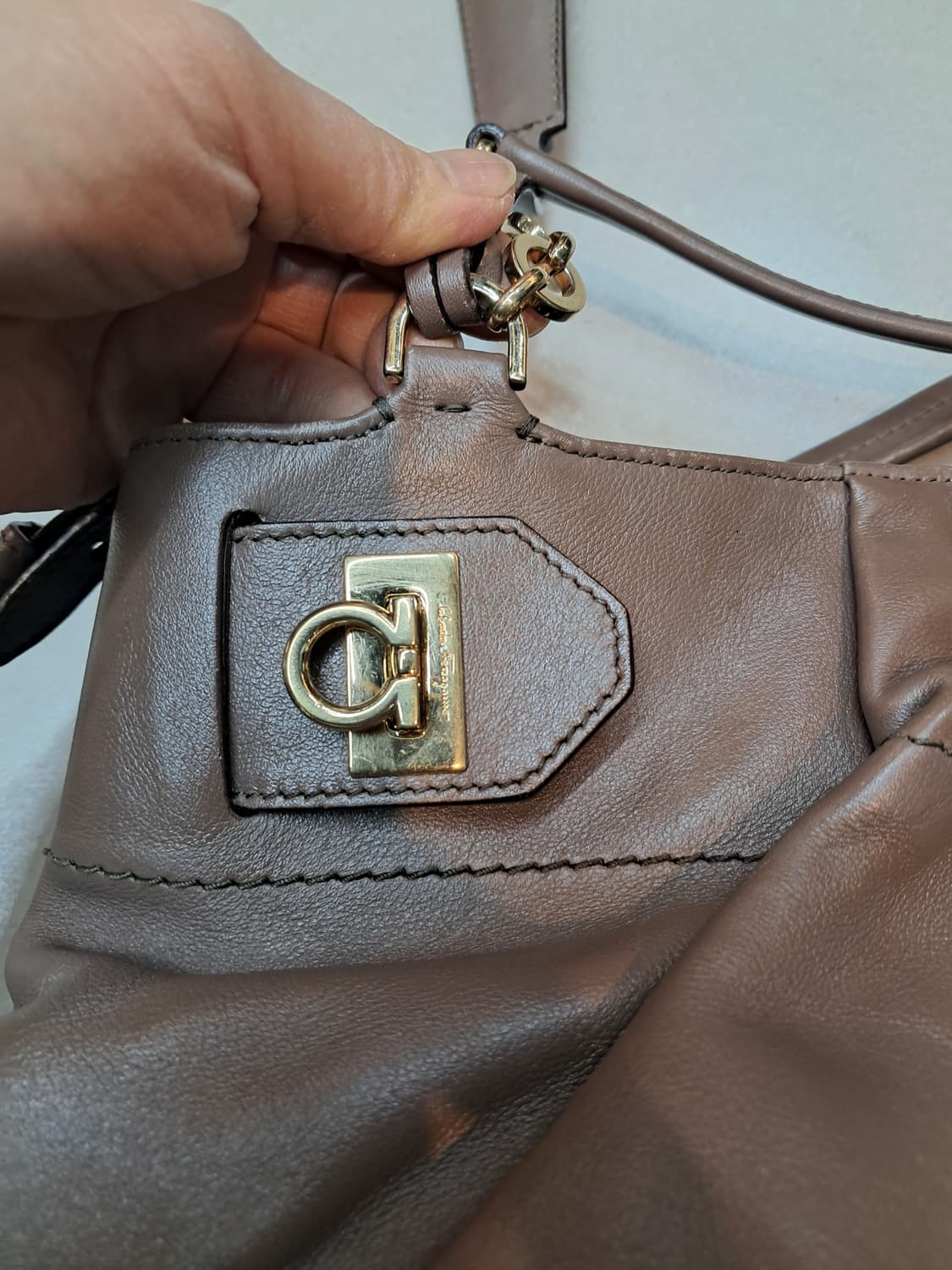 페라가모 가죽 숄더백(정품) 상품이미지6