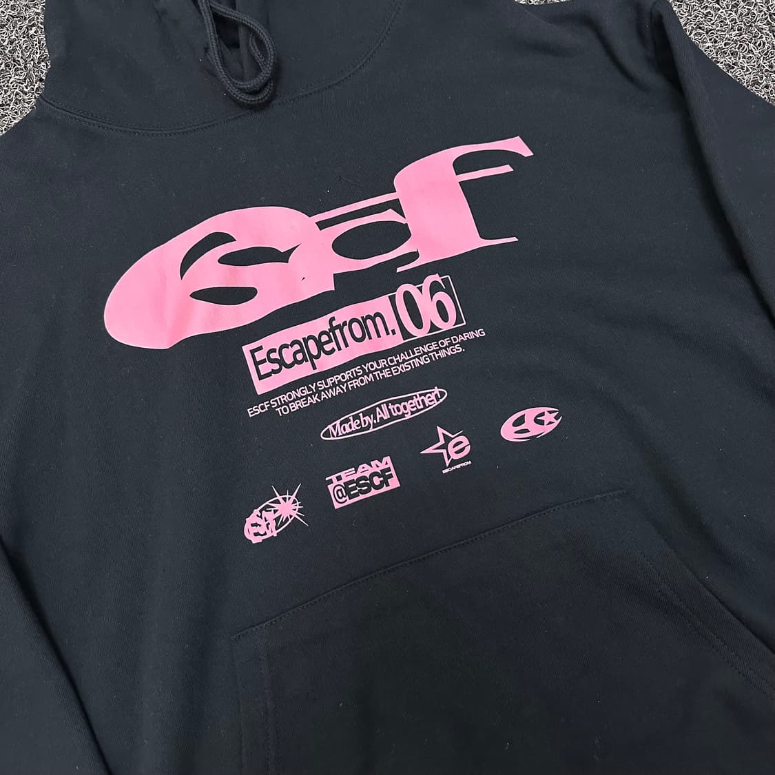이스케이프프롬 프린트 후드티셔츠 블랙 L 상품이미지2
