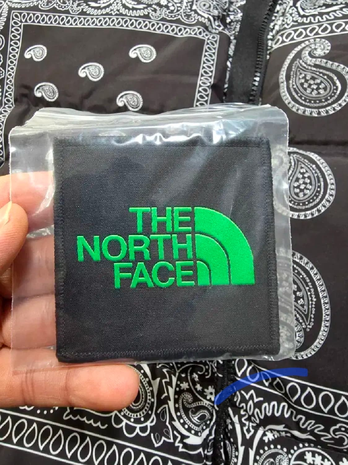 노스페이스 케이스스터디 콜라보 반다나 패딩베스트 상품이미지4