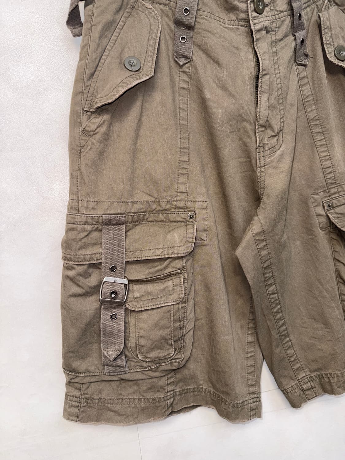 Ash brown buckle pocket lettering 카고반바지  상품이미지3