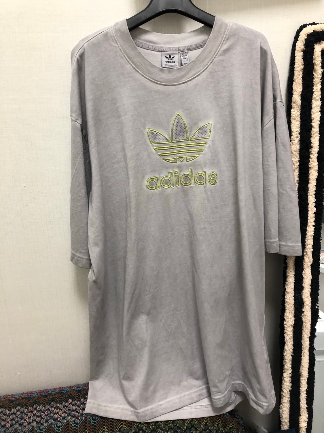 ADIDAS 아딜레늄2 오버사이즈 트레포일 티 JM9248 상품이미지4