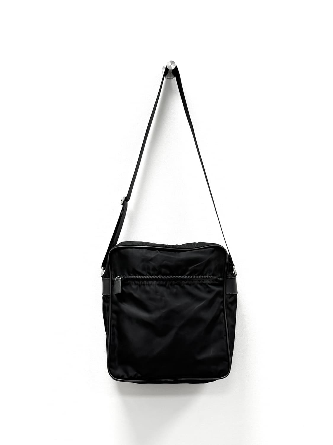 프라다 나일론 사이드 로고 크로스백 상품이미지5