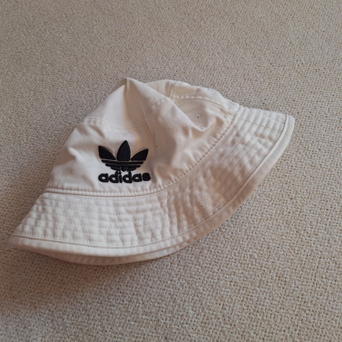 아디다스  버킷햇 상품이미지1