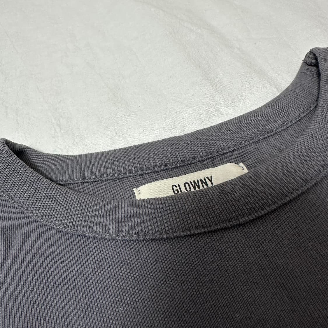 글로니 G CLASSIC FITTED TEE (CHARCOAL) 상품이미지3