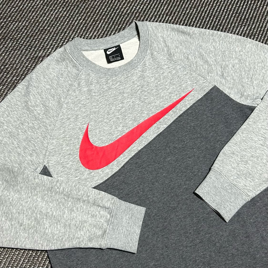 [L] Nike 나이키 빅스우시 배색 맨투맨 상품이미지2