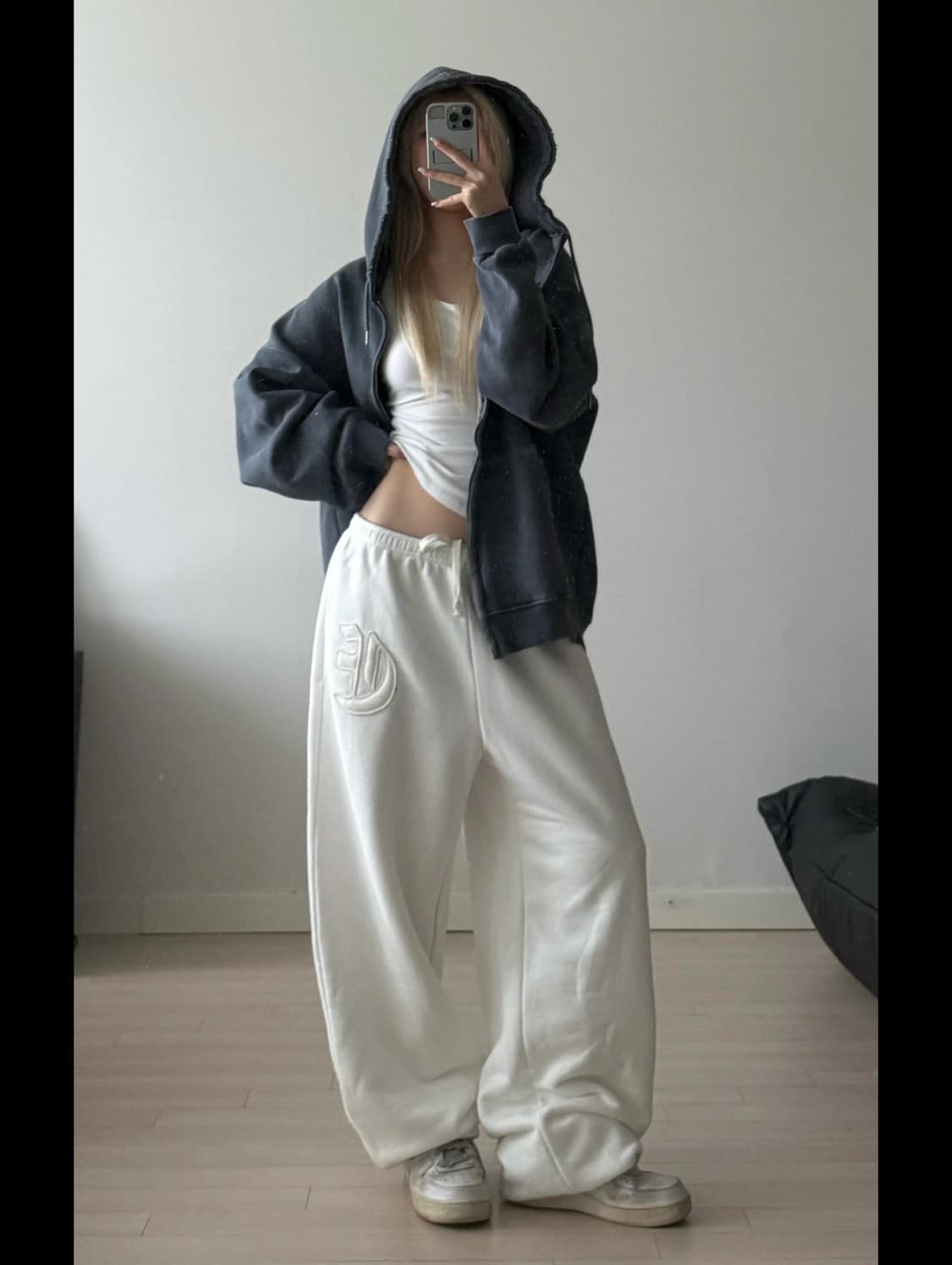 NEEDLE 니들 X ERTR Applique Jogger Pants 상품이미지1