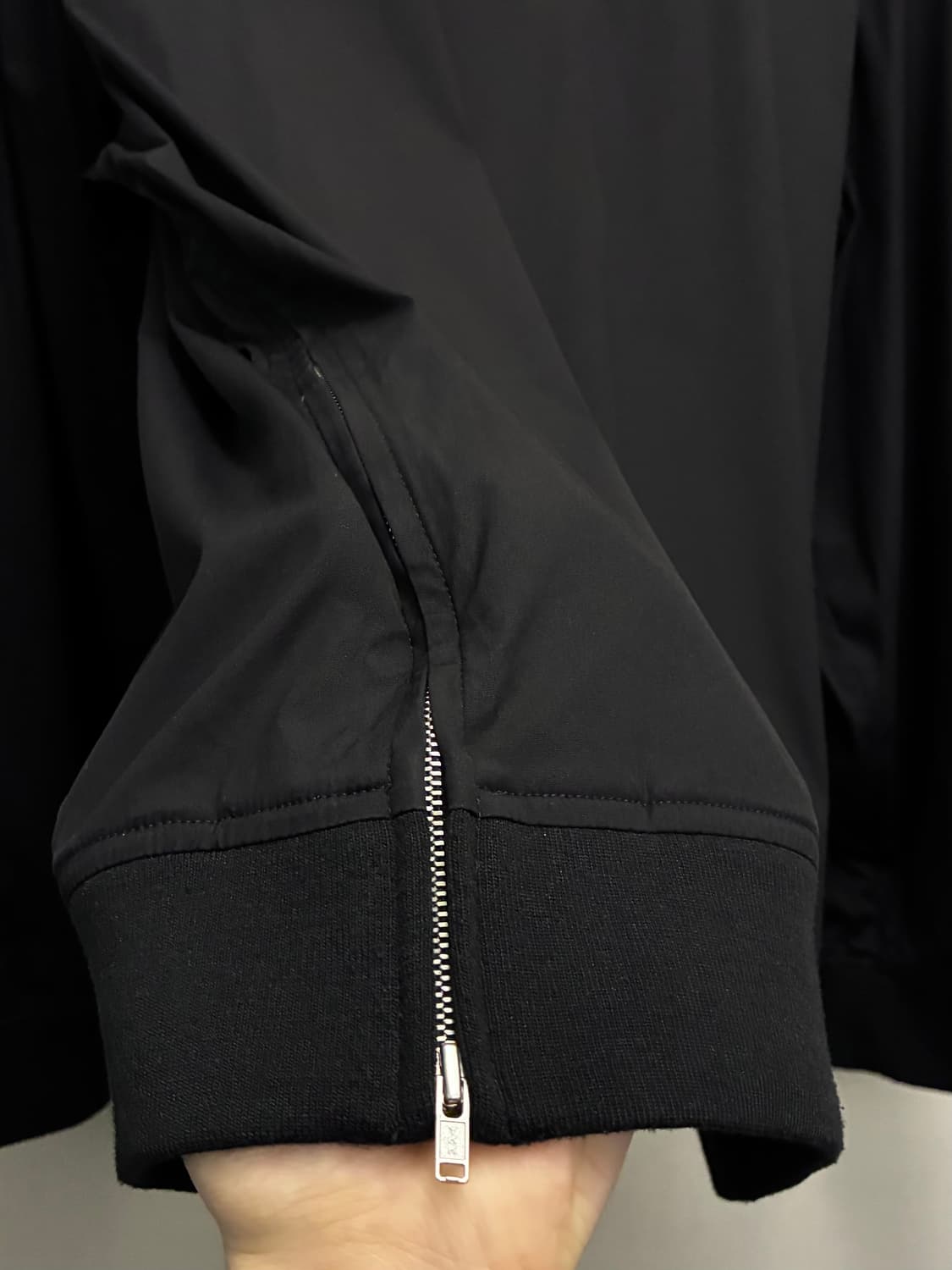 (M/103)Theory 띠어리 나일론 폴리 사이드지퍼 크루넥 맨투맨 상품이미지6