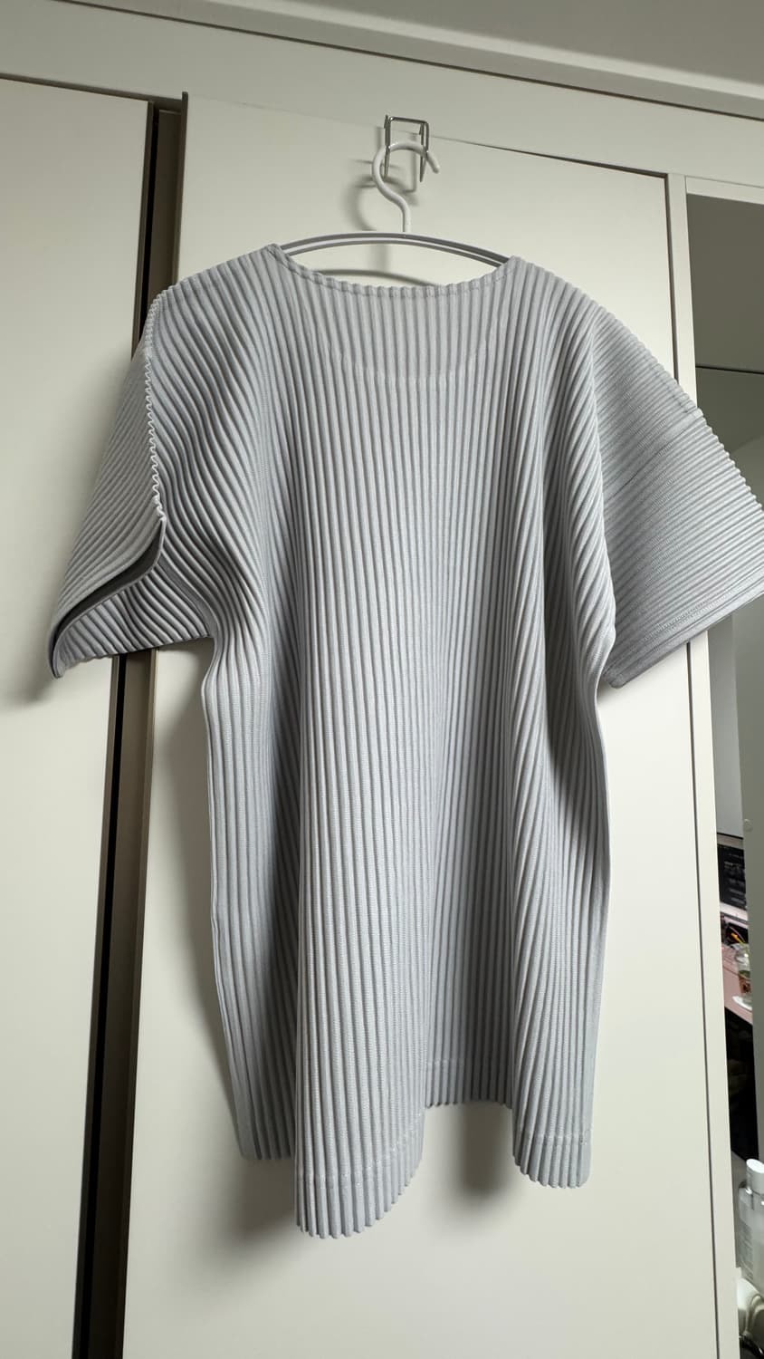 [3] 옴므 플리세 이세이 미야케 반팔 티셔츠 라이트 그레이 상품이미지3