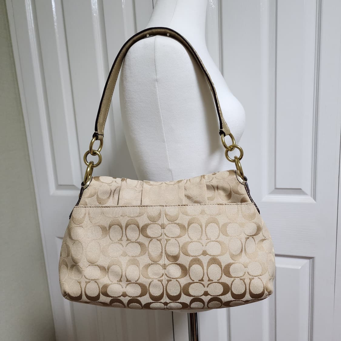 코치 숄더백 상품이미지4