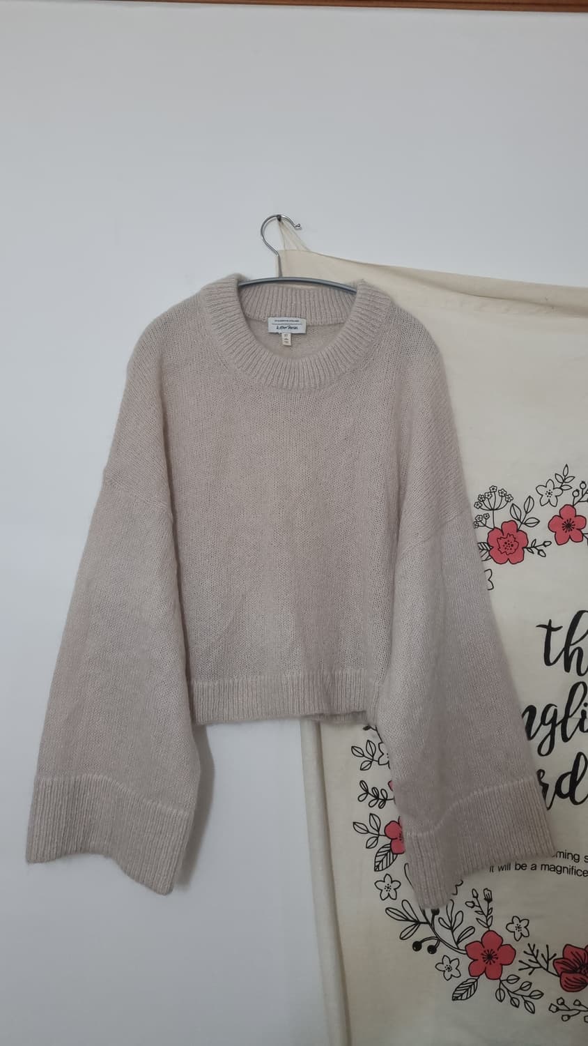 앤아더스토리즈 와이드 소매 모헤어 스웨터 상품이미지1