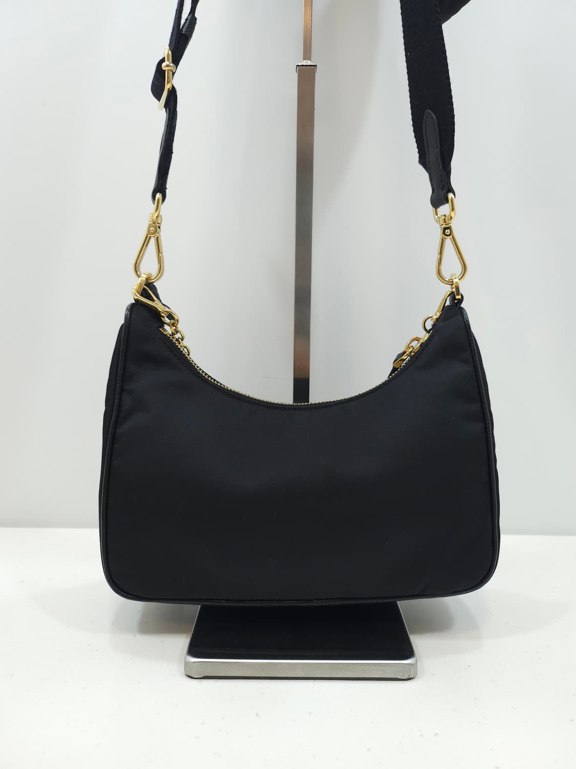 프라다 리에디션 2005 리나일론백 금장 상품이미지3