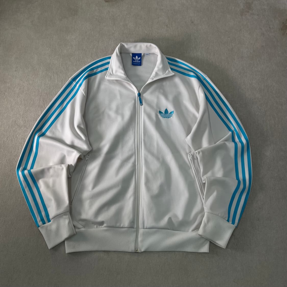 105 아디다스 초대장급 흰하 시나몬롤 트랙탑 져지  상품이미지1