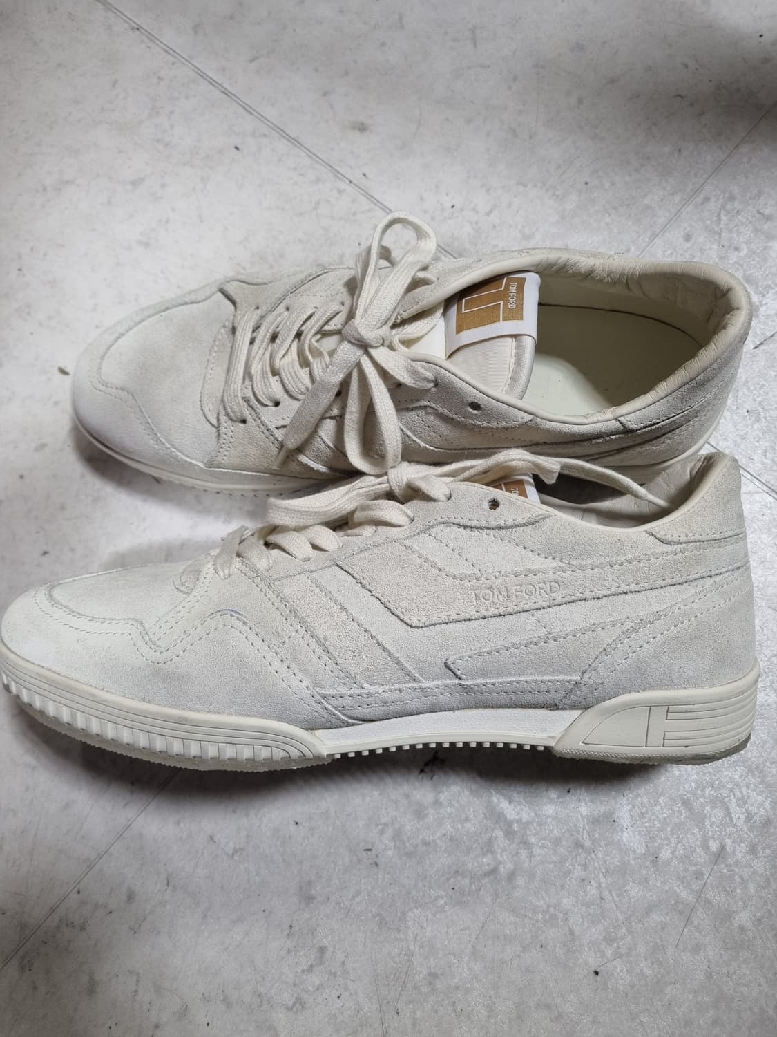 톰포드 남성 스웨이드 스니커즈  상품이미지2