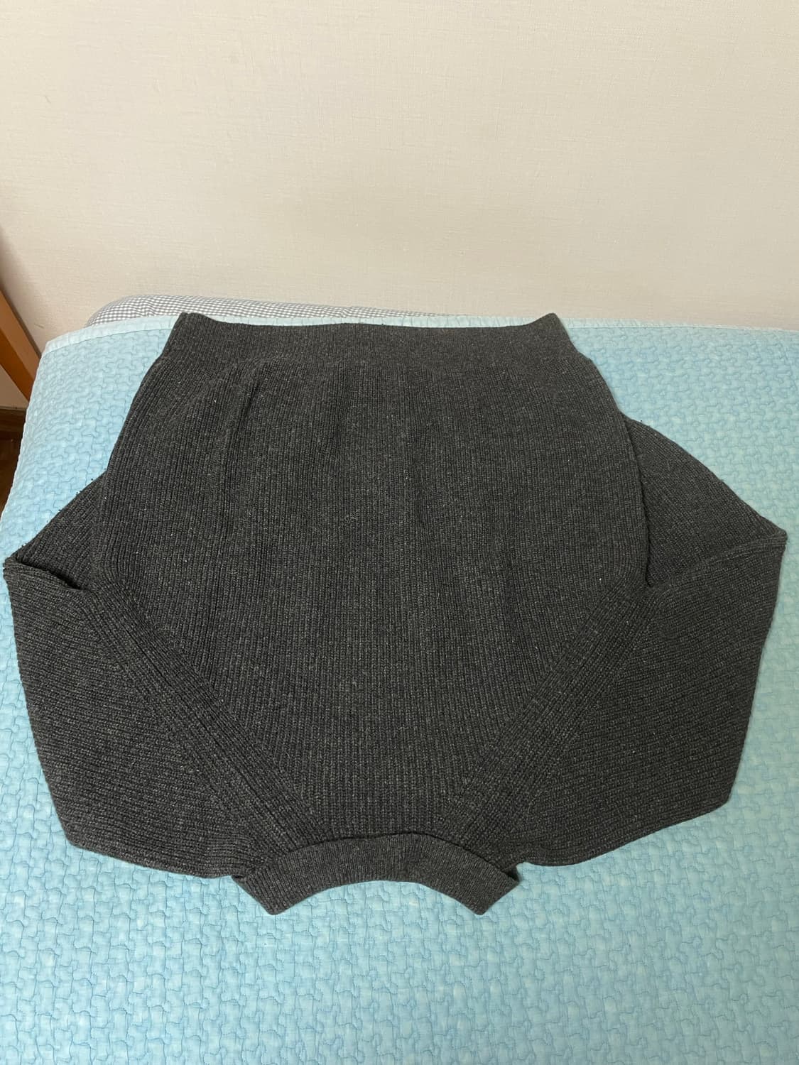 비얼디드키드x니티드 카라 집업 니트 L 상품이미지3