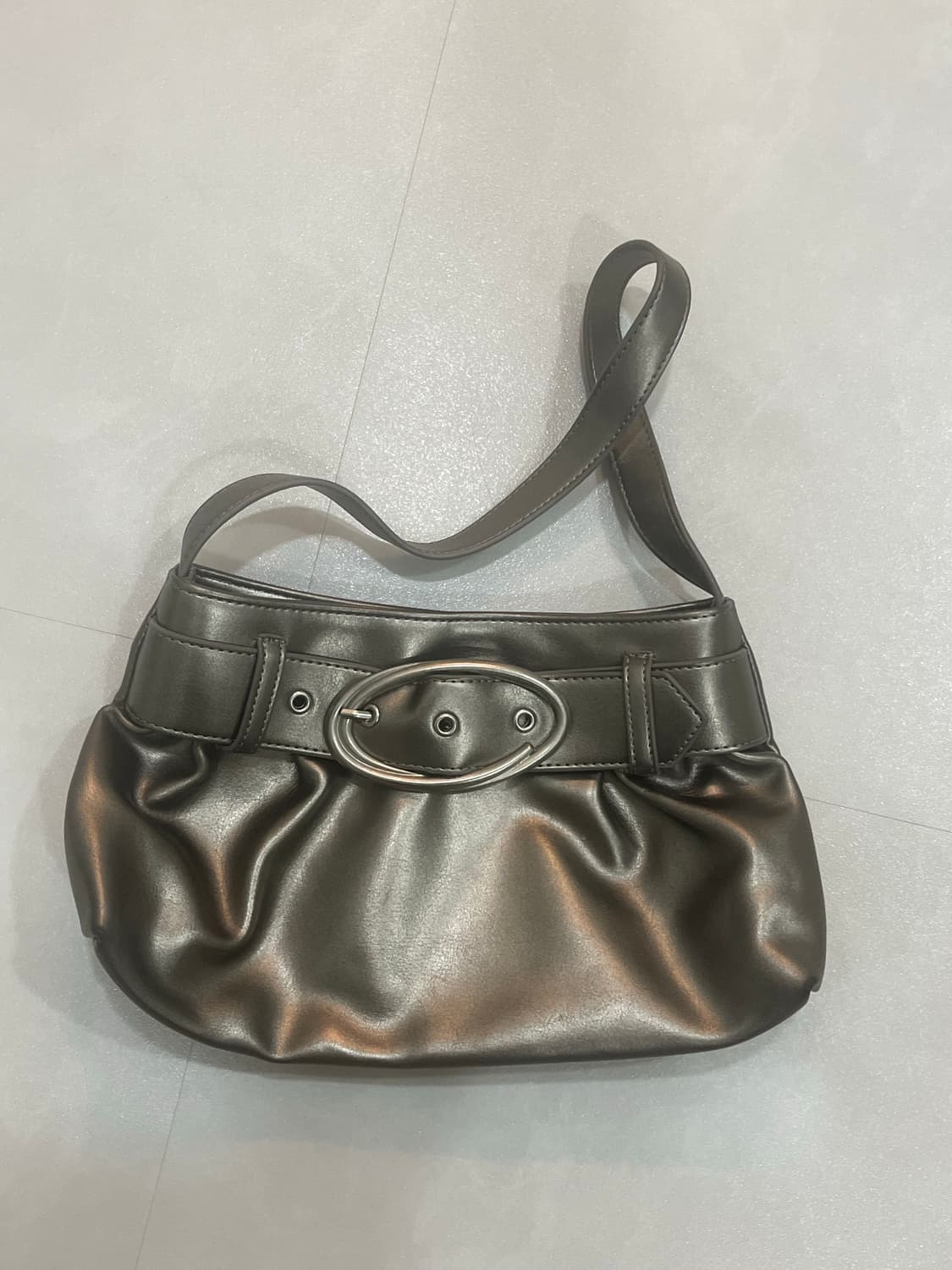 큐리티 C BELTED HOBO BAG_SILVER 상품이미지1