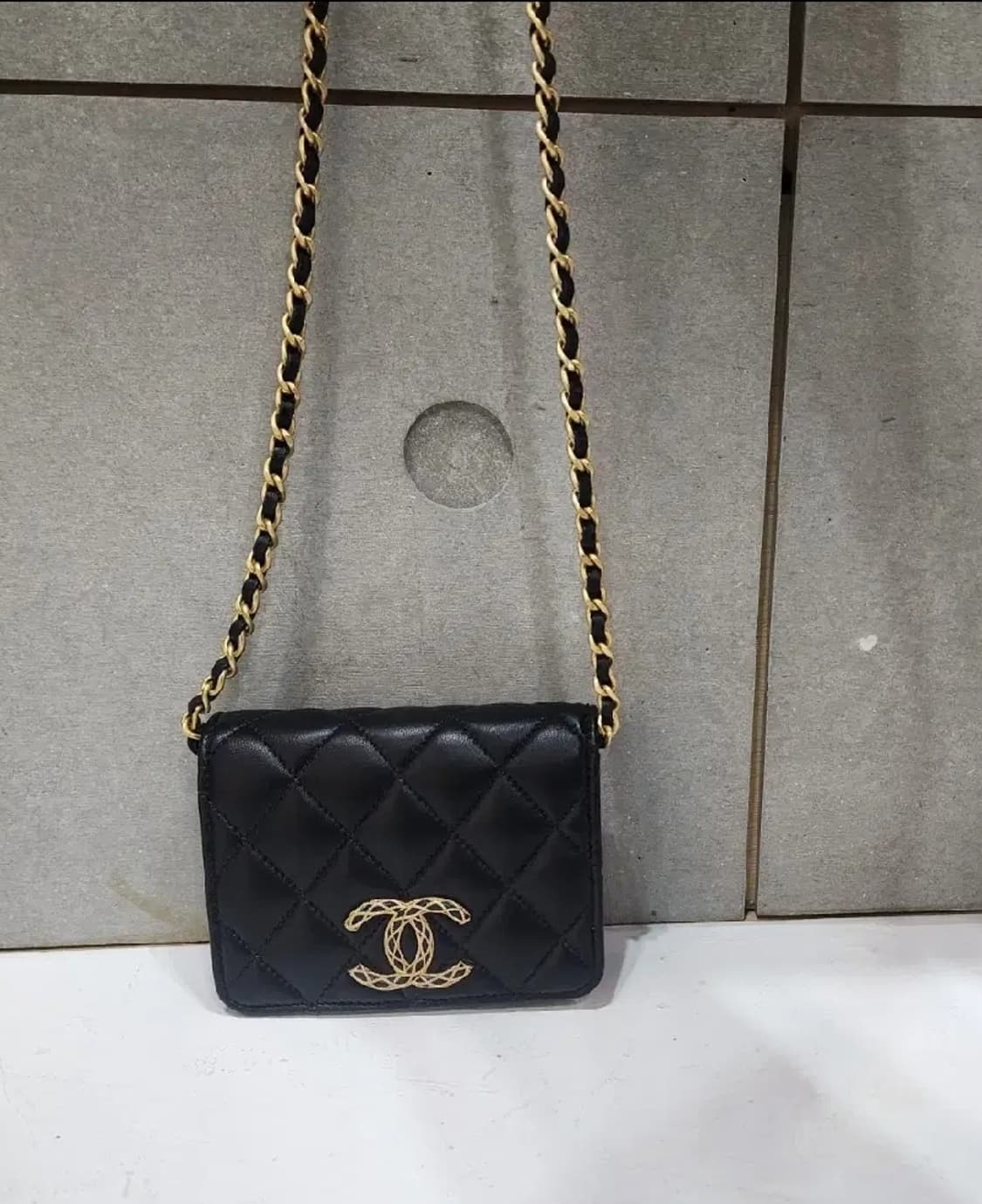 샤넬 체인 플랩 미니 크로스백 상태좋아요+감정서+내장칩 상품이미지4
