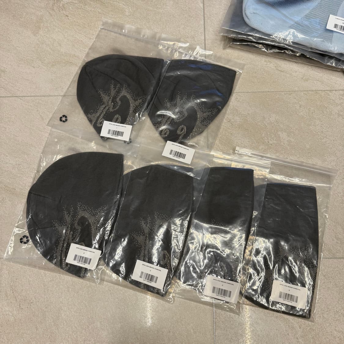 미개봉 새상품 [1,2] 산산기어 로고 비니 차콜 - 23FW 판매 상품이미지1