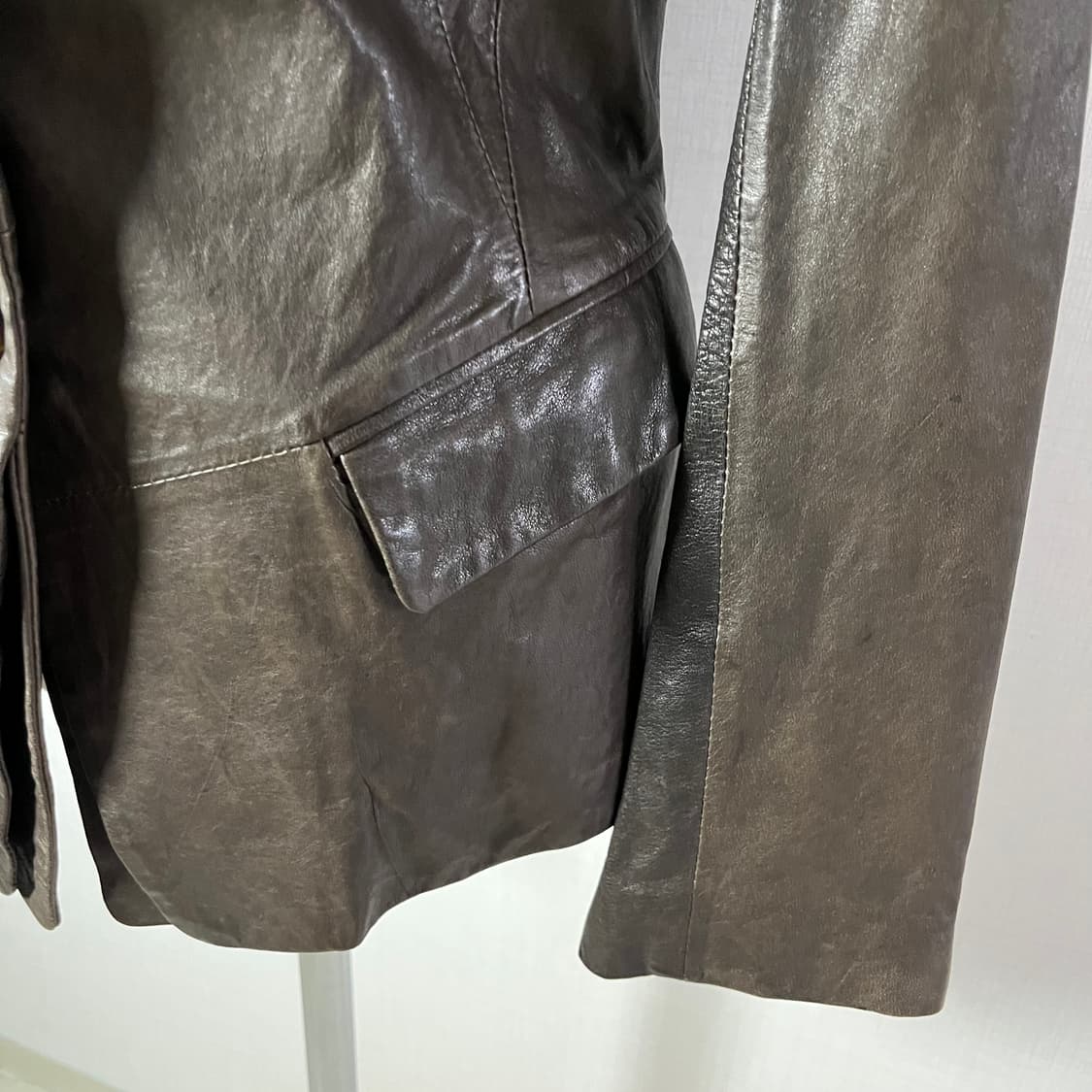 Leather . 레이어 투버튼 램스킨 블레이저 상품이미지6