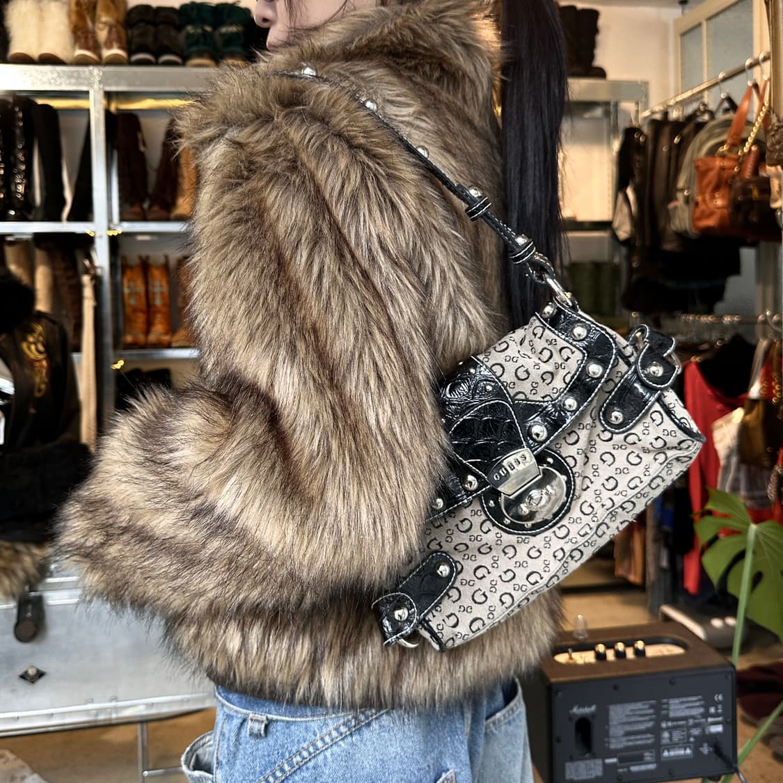 00s 빈티지 게스 실버 벳 숄더백 상품이미지1