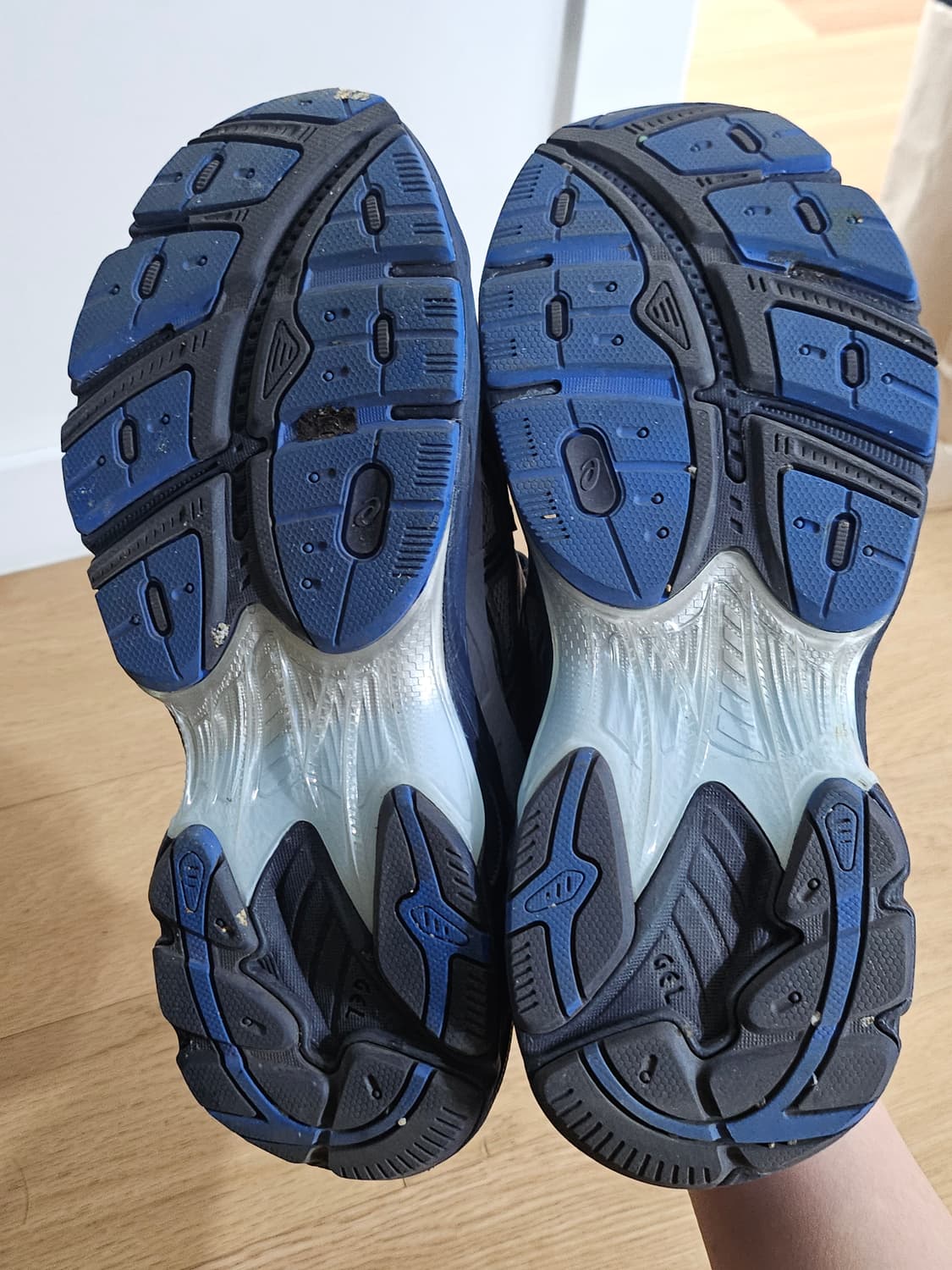 아식스 x 세실리에 반센 퓨어 실버 미드나잇 상품이미지5