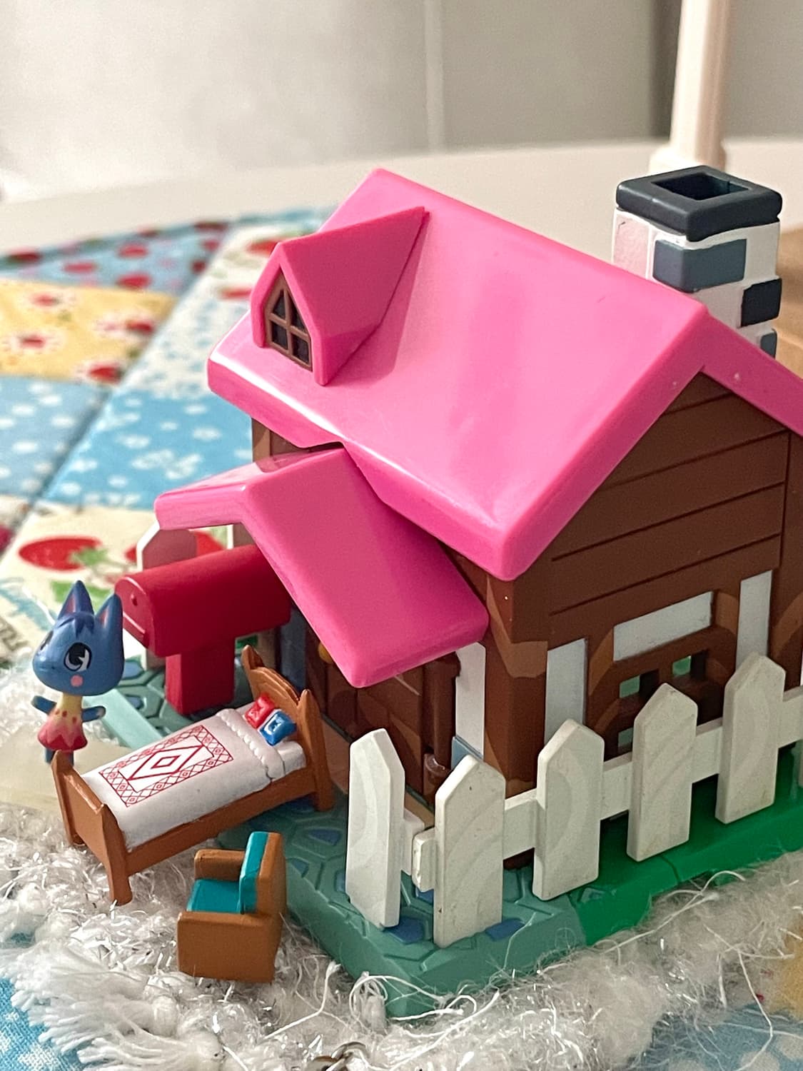 동물의숲 고전 숲을만들자 나의집 극장판 분홍 핑크 지붕 집 피규어 상품이미지2