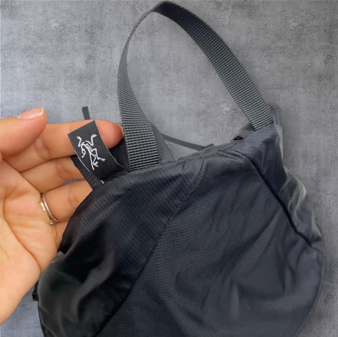 아크테릭스 Arc'teryx 블랙 헬리아드 15L 백팩 상품이미지3