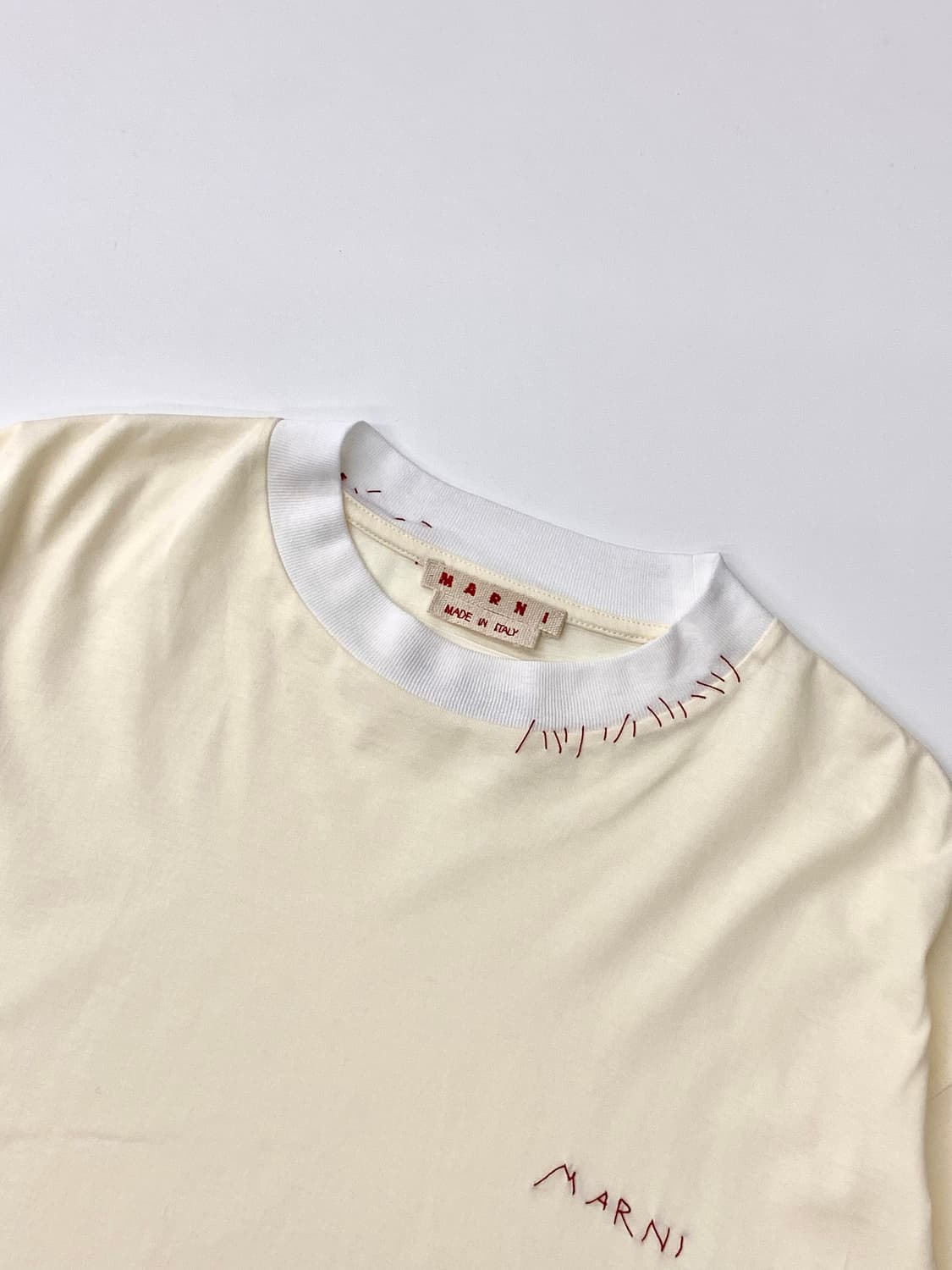Marni 마르니 x yk jeong 크림컬러 스티치 티셔츠 상품이미지3