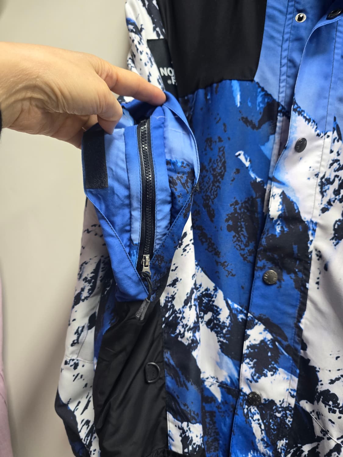 슈프림X노스페이스 설산 바람막이 XL 상품이미지3