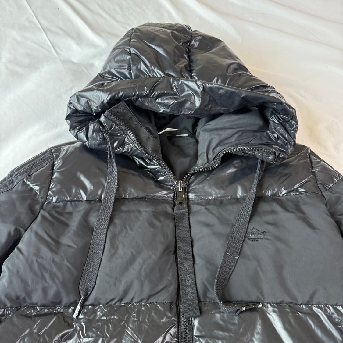 아디다스 구스다운 블랙 삼선 패딩 M 상품이미지3