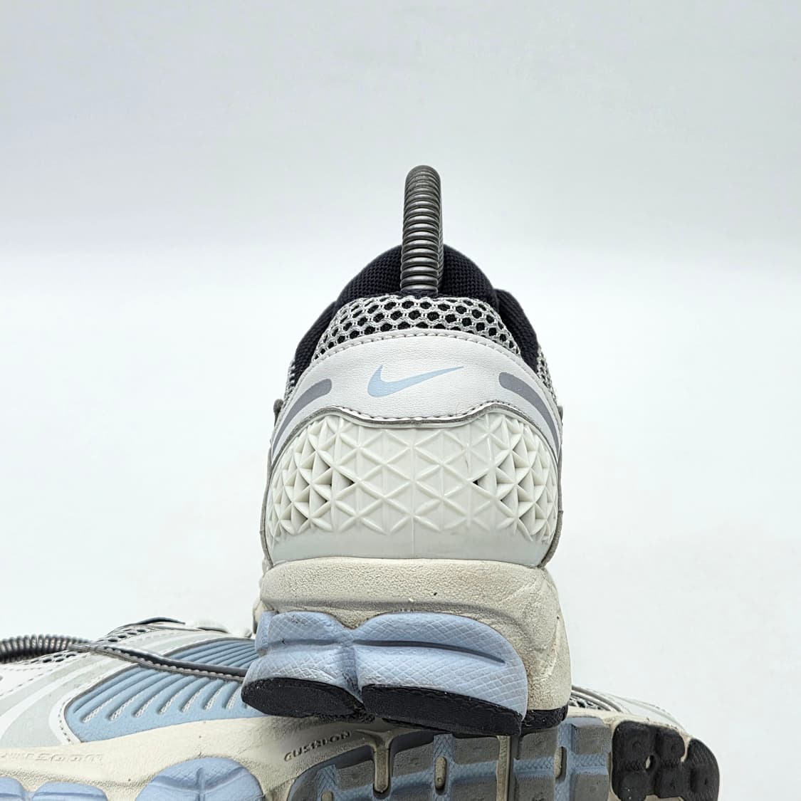  나이키 우먼스 줌 보메로5 플래티넘 틴트 블랙 (255)  상품이미지2