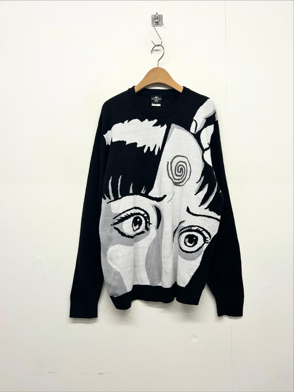 이토준지 우즈마키 만화 프린팅 니트티 상품이미지1