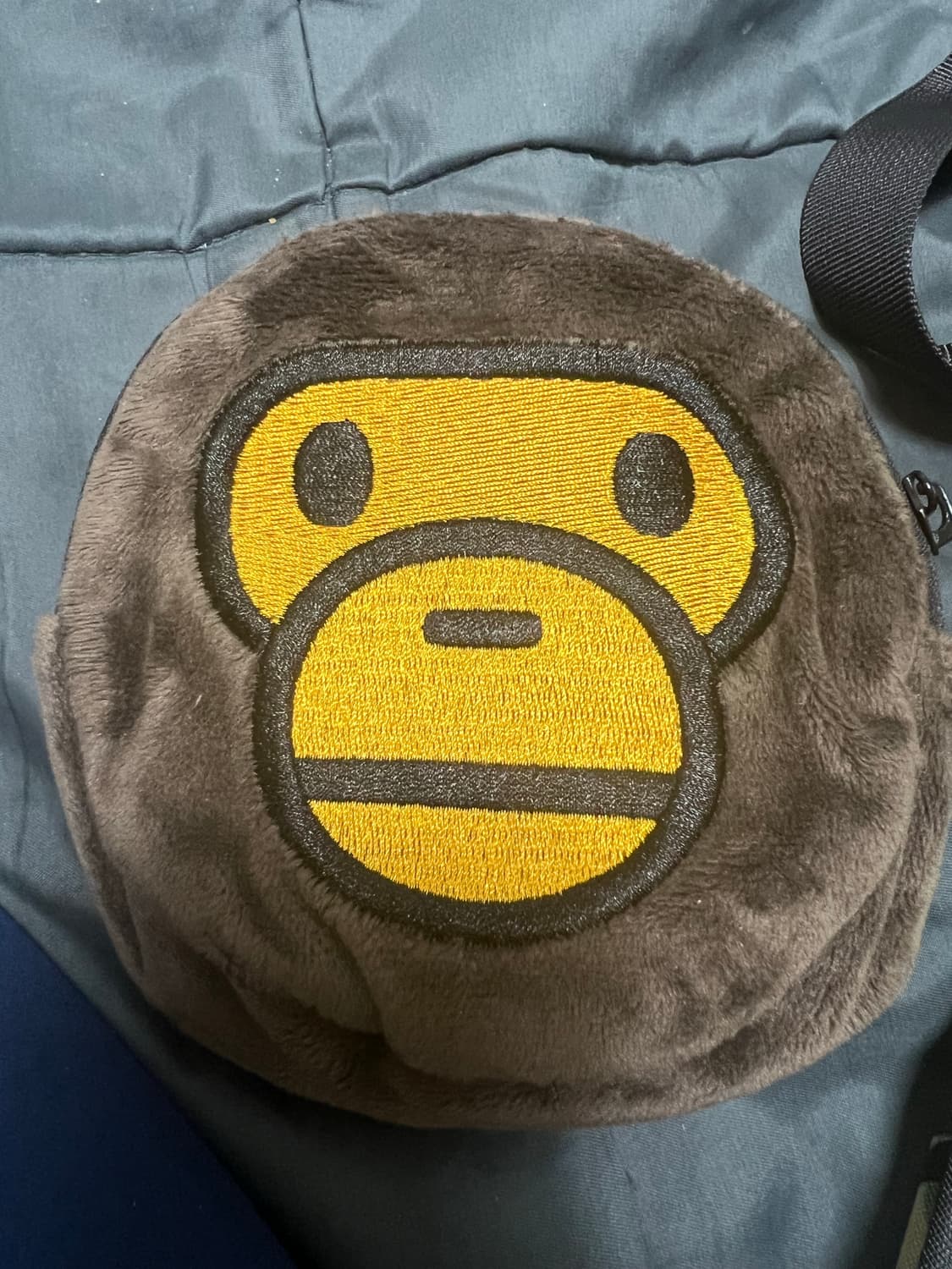 베이프 슈프림 키링 지갑 가방 등 상품이미지1