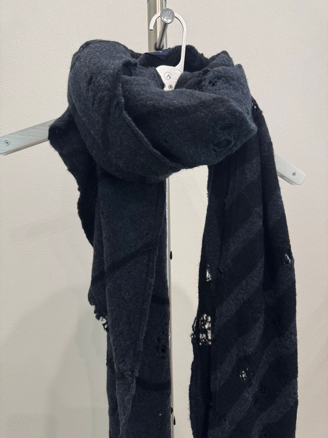 미하라 야스히로 디스트레스드 스트라이프 울 머플러 상품이미지4