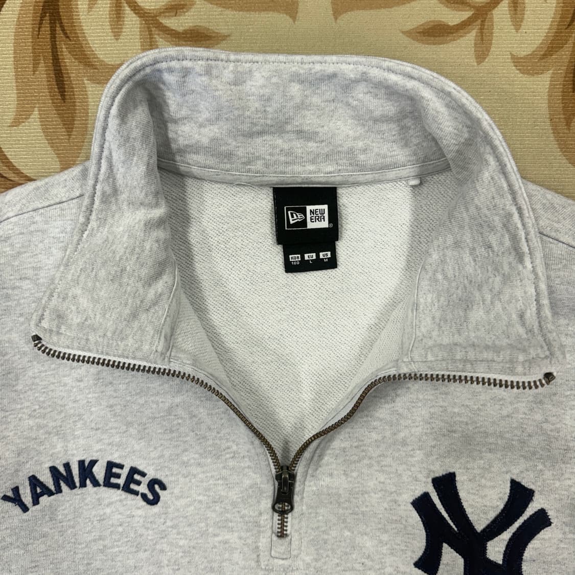 (L)뉴에라 NEWERA 뉴욕양키즈 하프집업 맨투맨(그레이) 상품이미지2